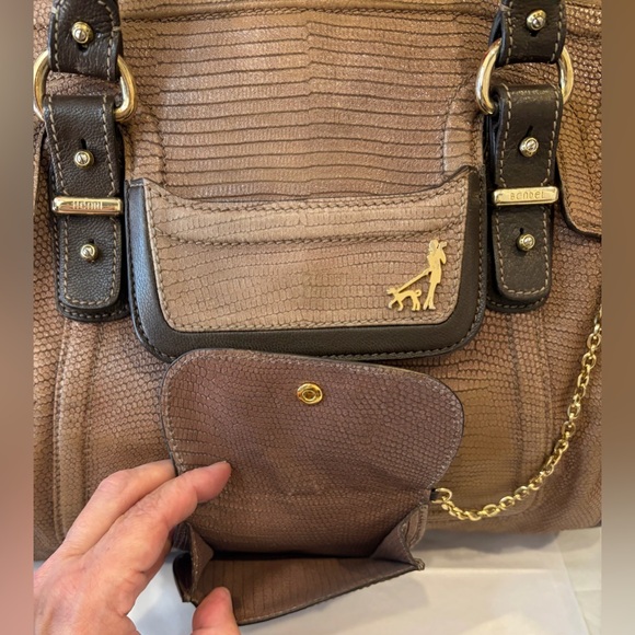 HENRI BENDEL 3/fer Emboss Leather Satchel “LADY WALKING DOG” & NWT Large Key Fob - Picture 12 of 16